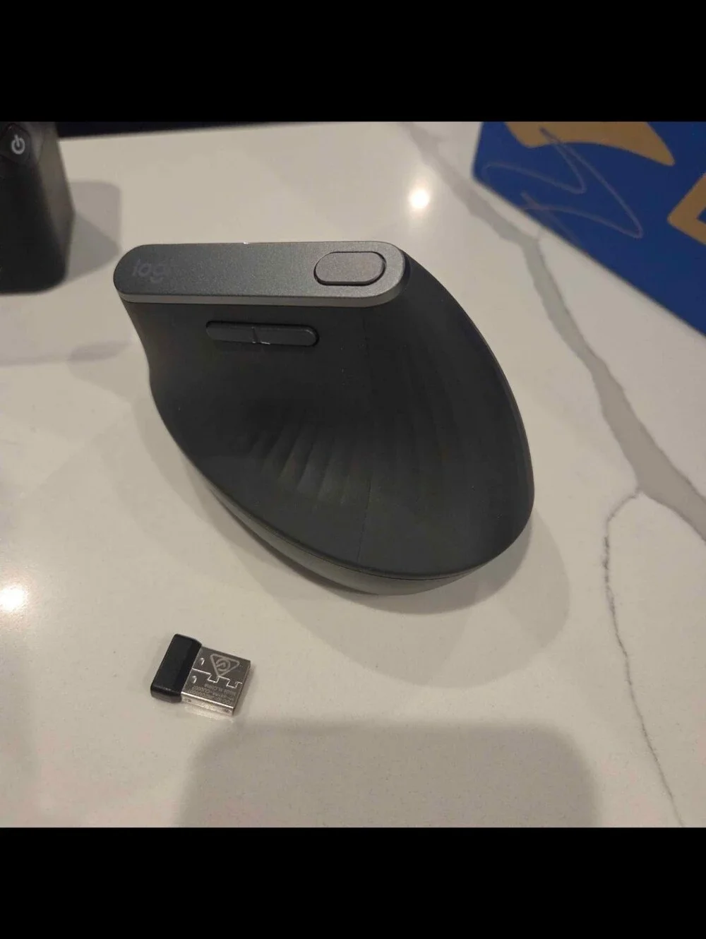 Logi MX Vertical Ergonomic Wireless Mouse